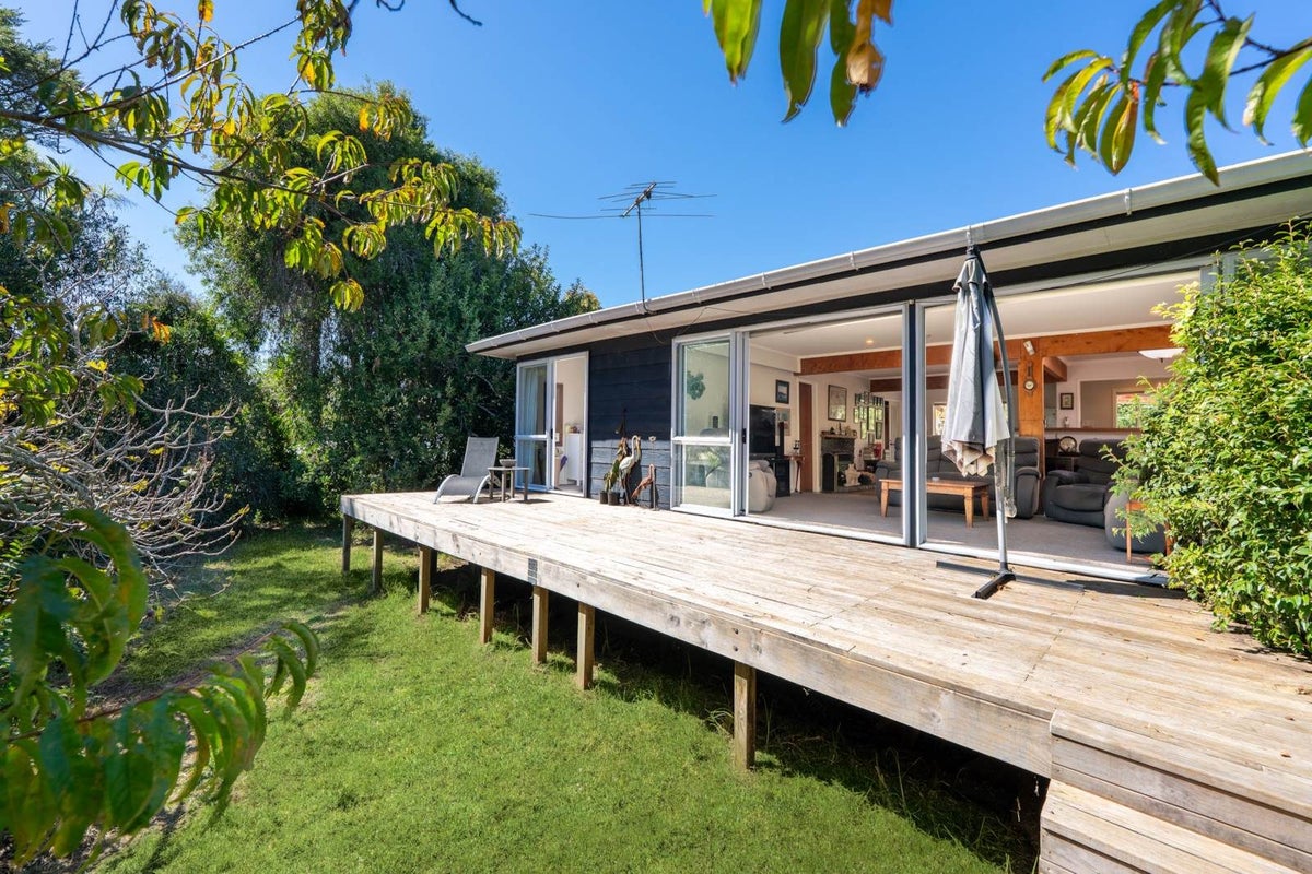 75 Kinross Street, Blockhouse Bay, Auckland - Carousel 1