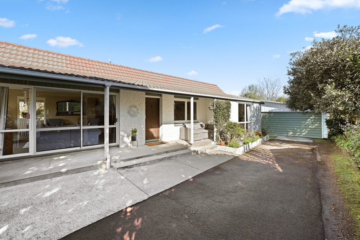 49 Fairview Street, Fairview Downs, Hamilton - Carousel 1