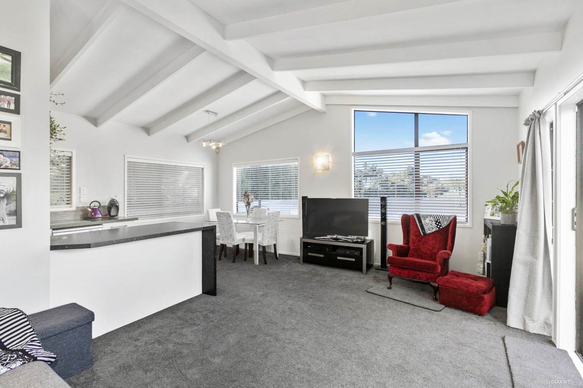 2/697 Great North Road, Grey Lynn, Auckland - Carousel 2