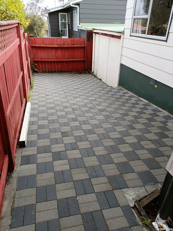 2/1 Pimento Place, New Lynn, Auckland - Carousel 21