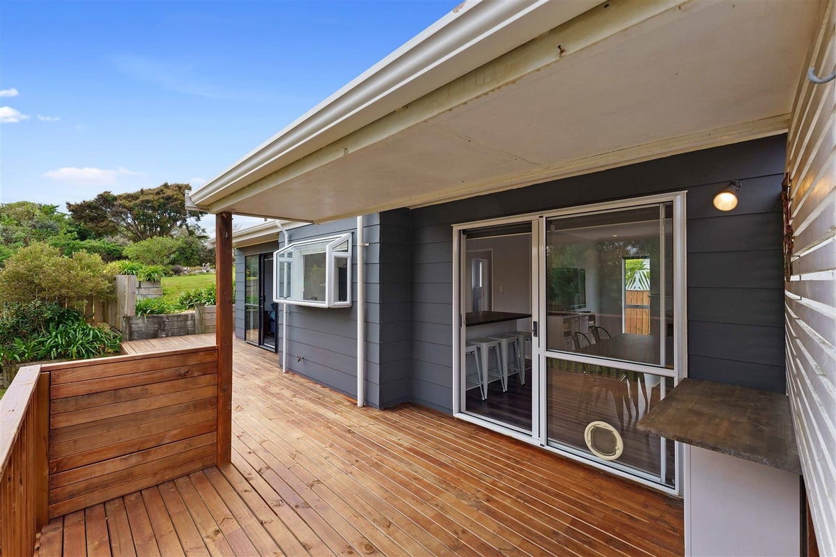 7A William street, Waikanae Beach, Waikanae - Carousel 1
