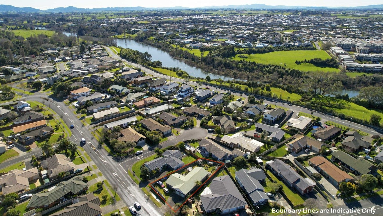 31 Moreland Avenue, Pukete, Hamilton - Carousel 13