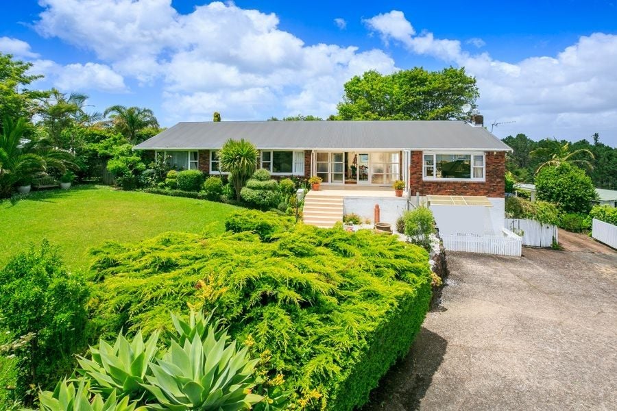 219 Gills Road, Albany Heights, Auckland - Carousel 1