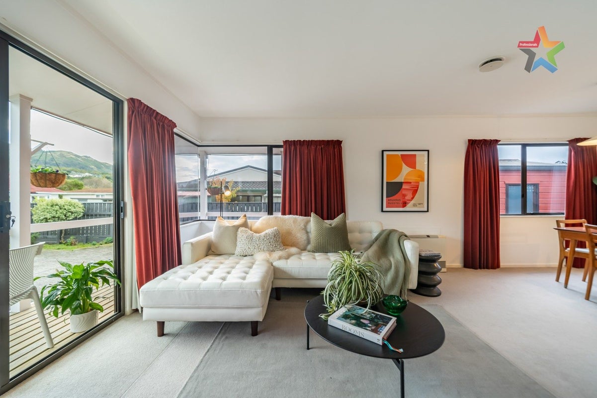 36B Beauchamp Street, Tawa, Wellington - Carousel 2