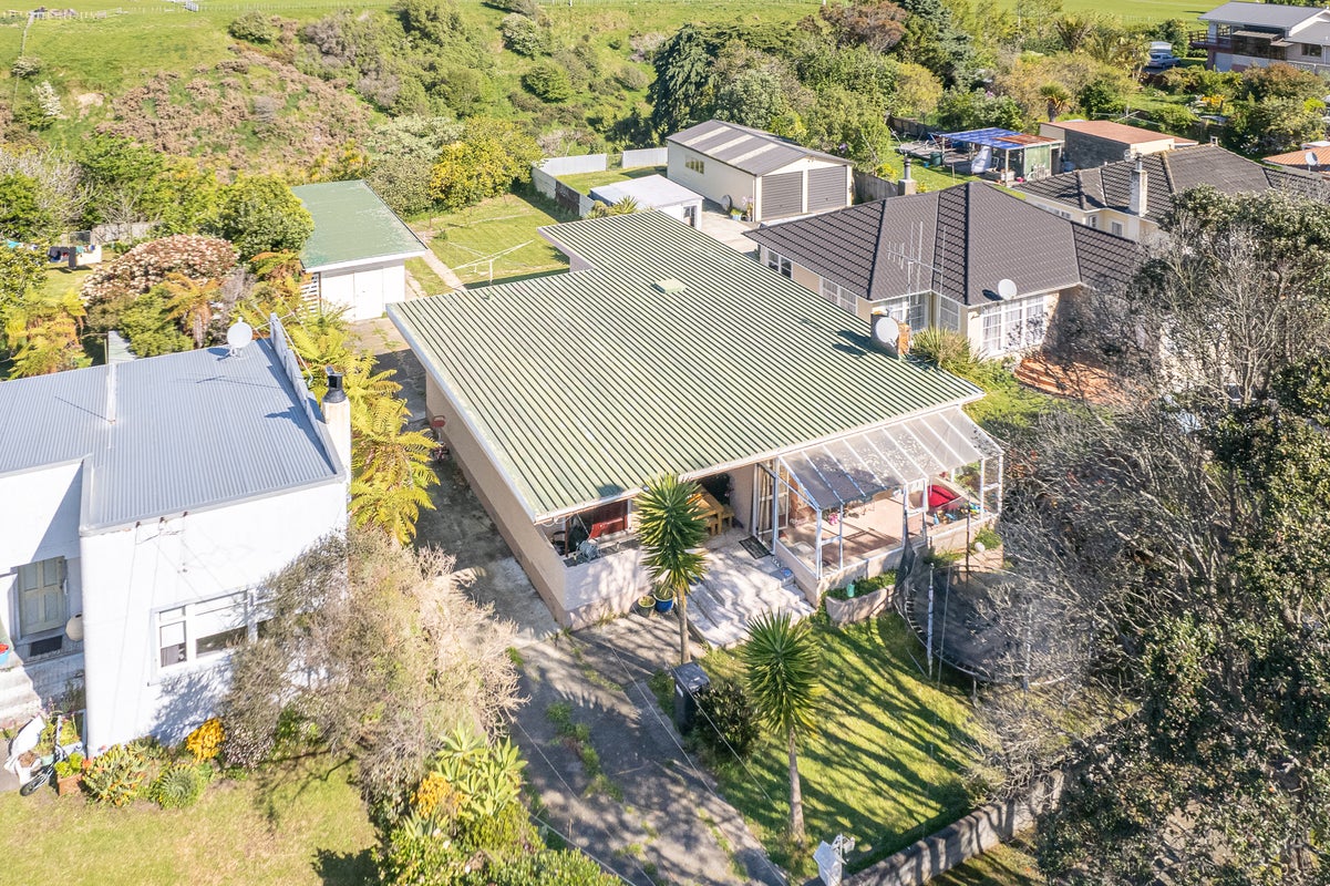 27 Plunket Street, Durie Hill, Whanganui - Carousel 1