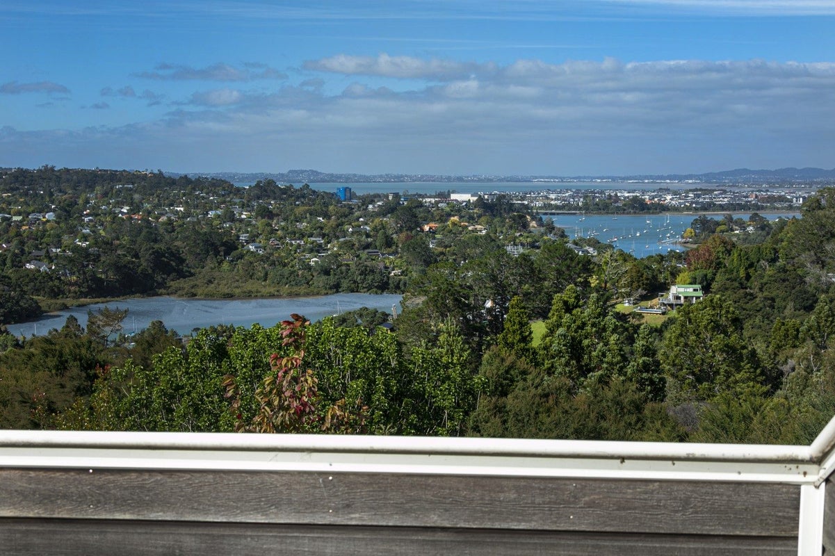 32 Te Araroa Drive, Paremoremo, Auckland - Carousel 2