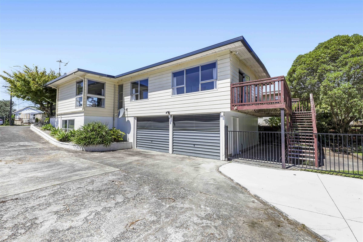 13 Paulette Place, Queenwood, Hamilton - Carousel 1