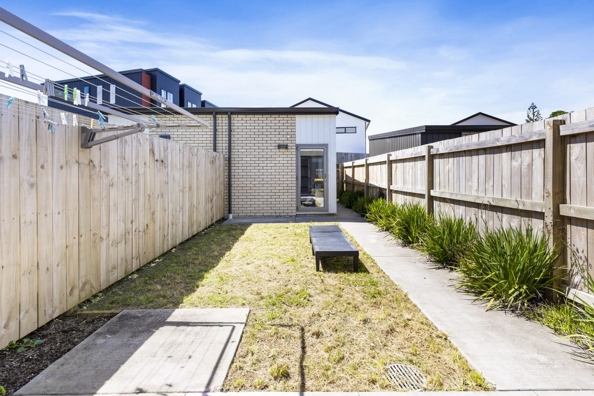 10B Epping Street, Glen Innes, Auckland - Carousel 10