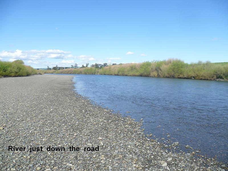 225 PAHAUTEA RD, FEATHERSTON - Carousel 20