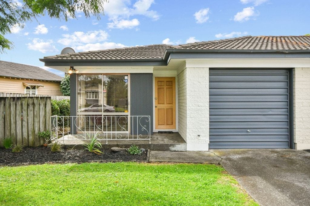 1/30 Middlemore Road, Otahuhu, Auckland - Carousel 1