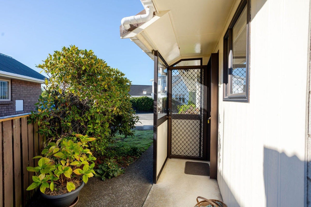 12B Victoria Avenue, Dannevirke, Dannevirke - Carousel 23