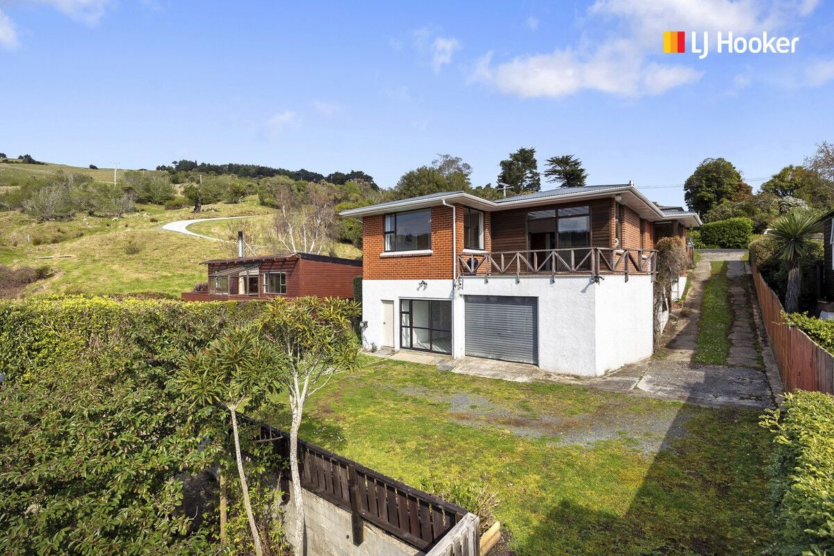 9 Featherston Street, Macandrew Bay, Dunedin - Carousel 26