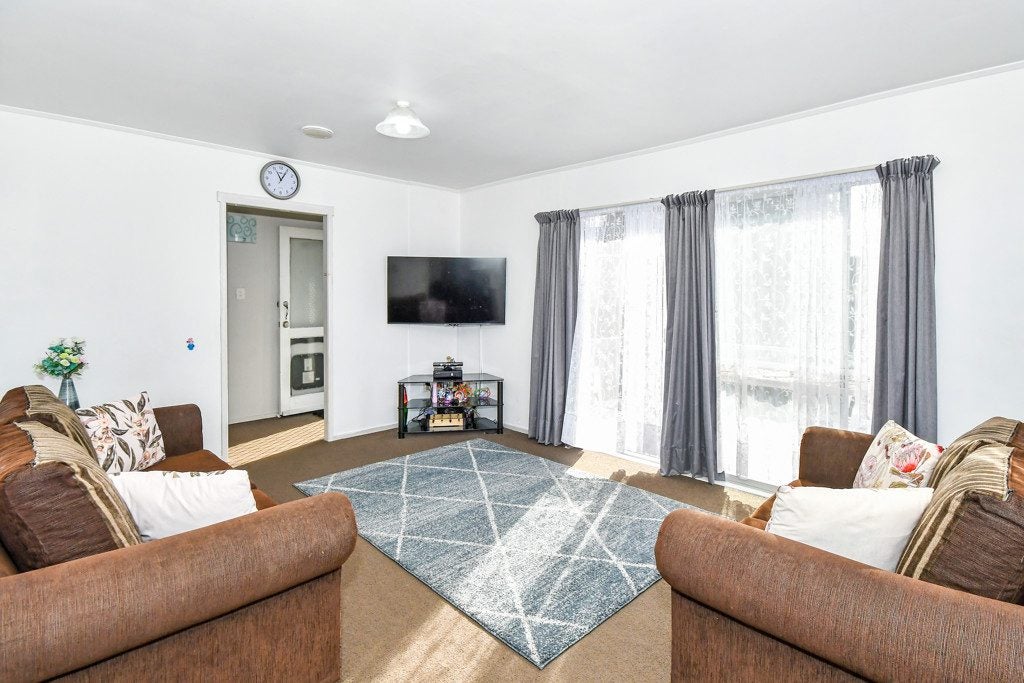 6 Quintal Place, Papatoetoe, Auckland - Carousel 2