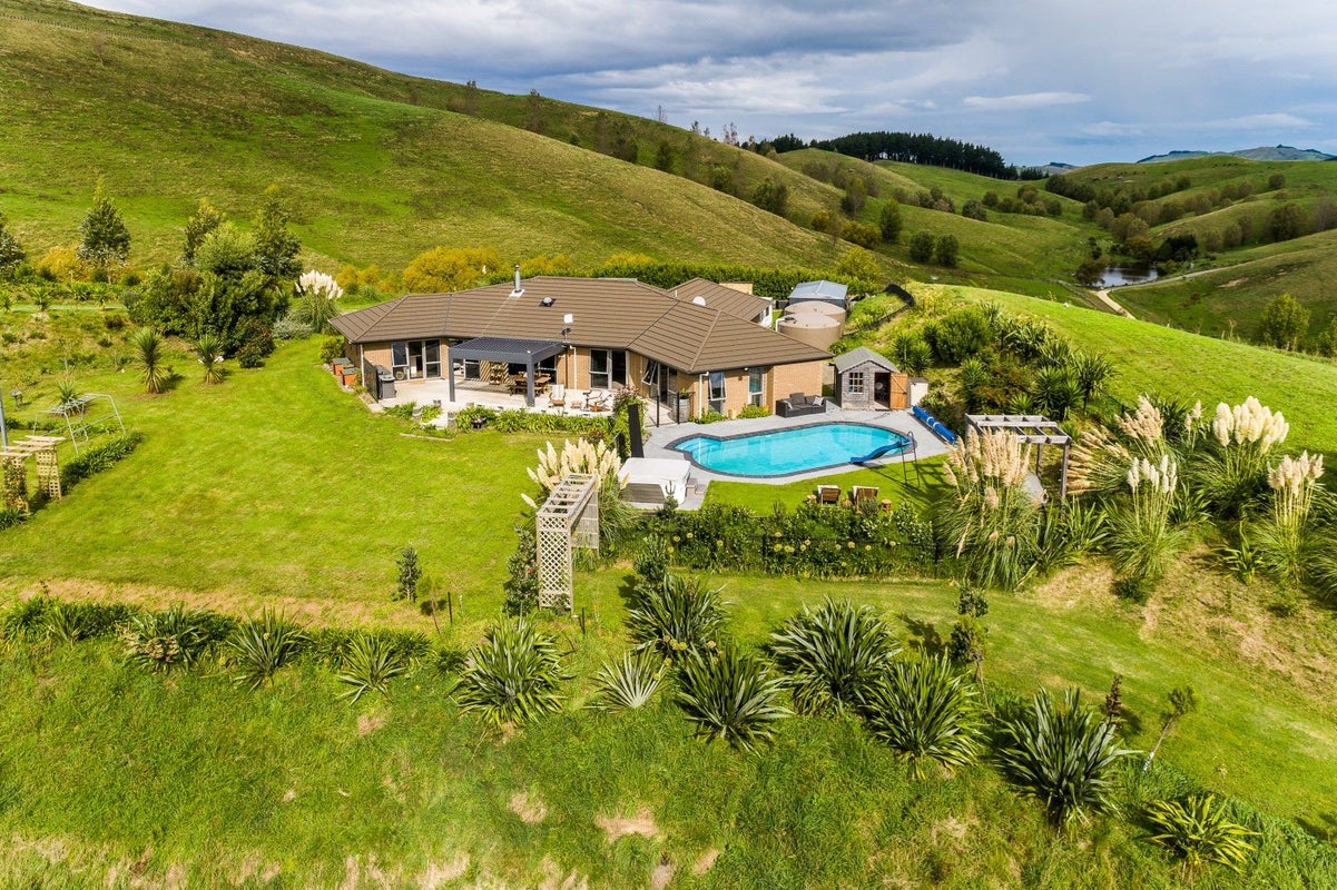 57 Timoti Road, Waimarama, Havelock North - Carousel 1