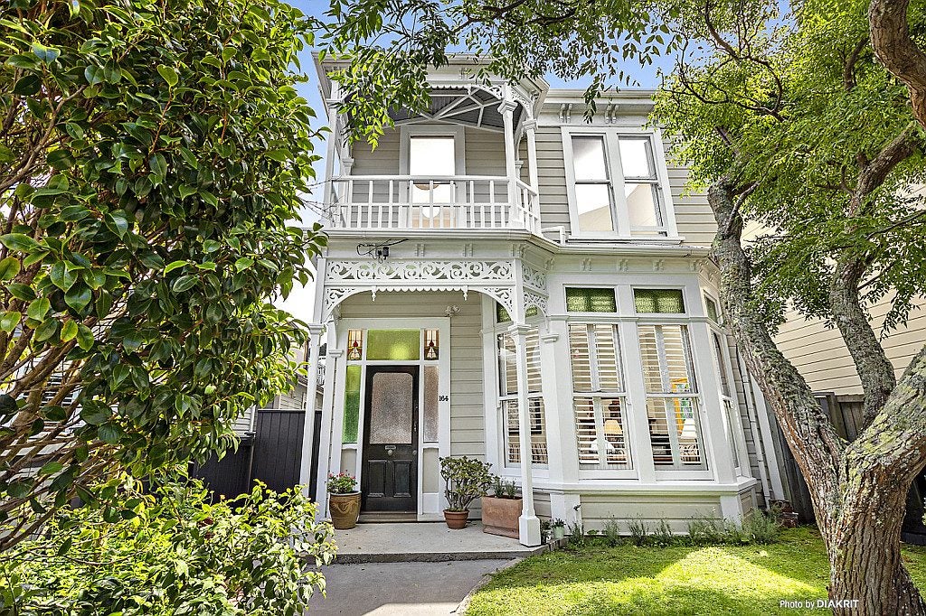 164 Tasman Street, Mount Cook, Wellington - Carousel 1