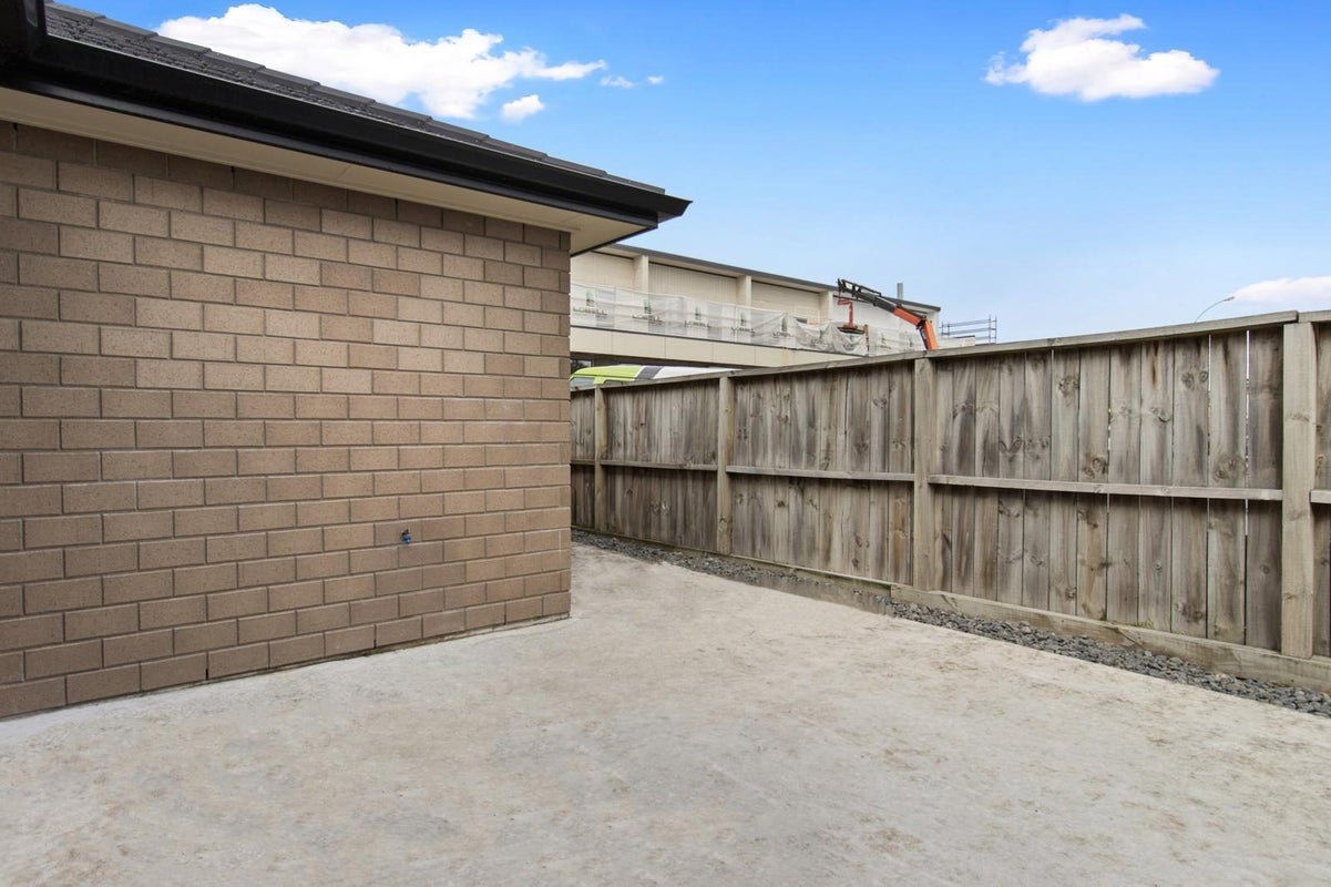 2 Cosmith Lane, Frankton, Hamilton - Carousel 9