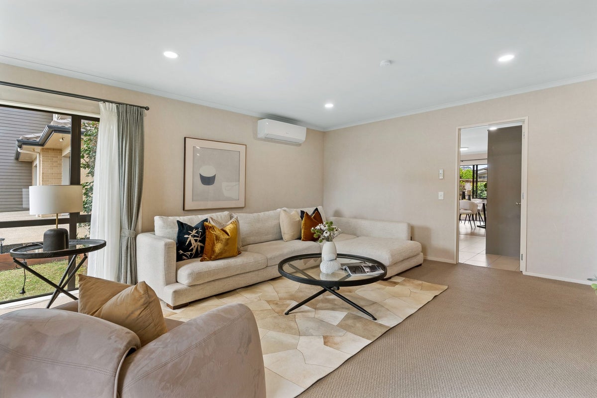 48 Topland Drive, Flat Bush, Auckland - Carousel 2