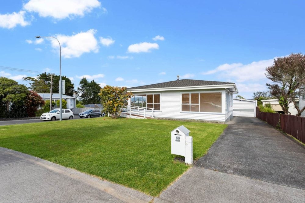 46 Gloria Avenue, Te Atatu Peninsula, Waitakere City, Auckland - Carousel 2