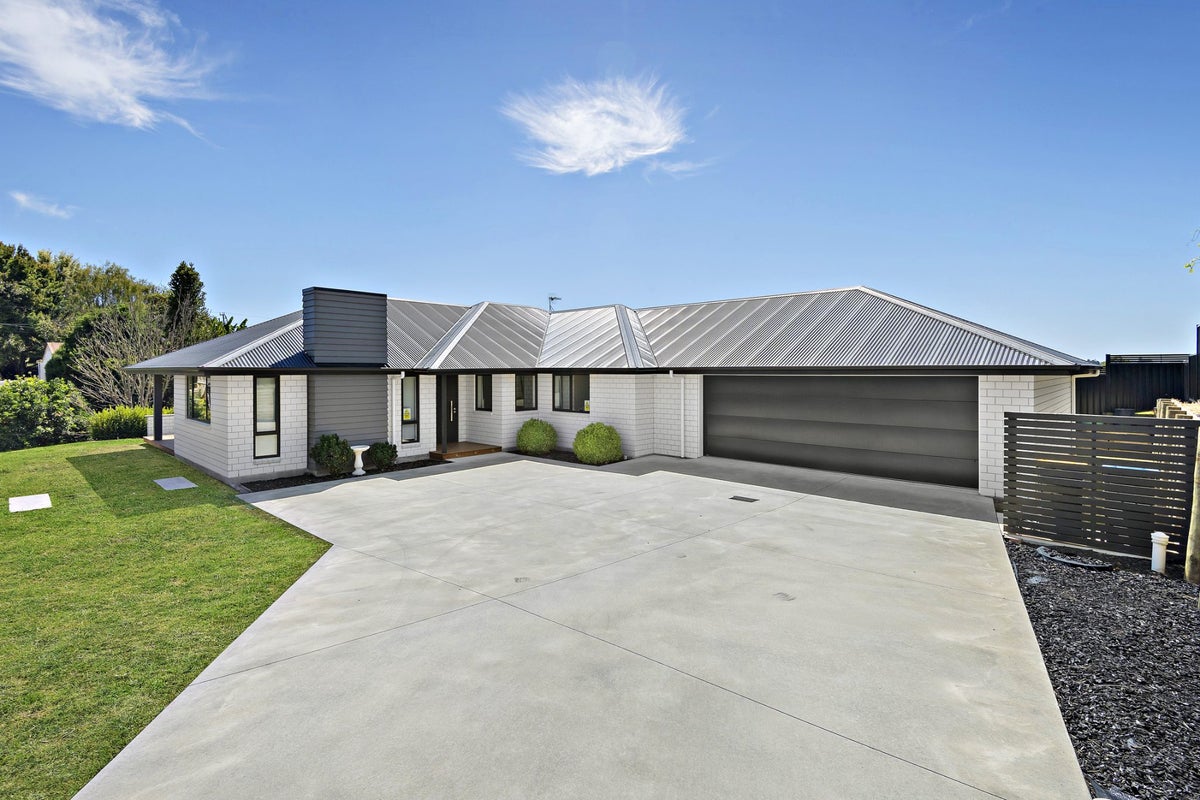 11 Wikaira Road, Te Awamutu, Te Awamutu - Carousel 1