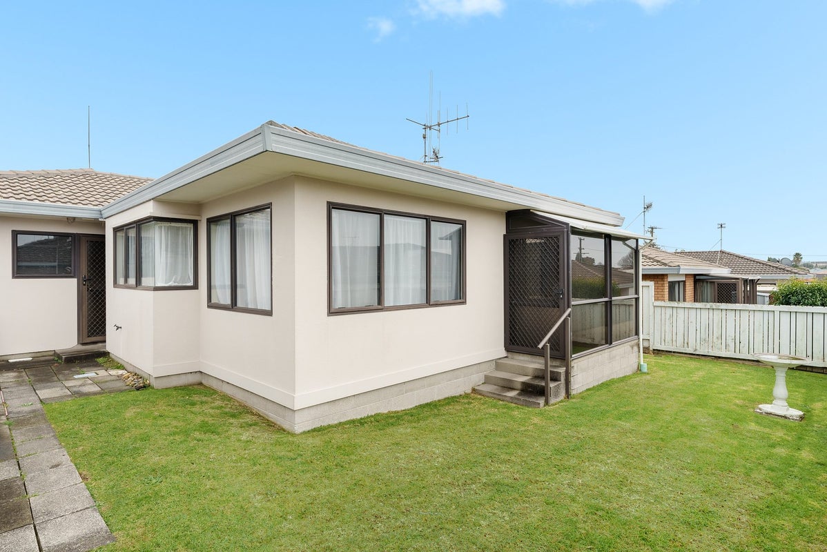 35C Emmett Street, Greerton, Tauranga - Carousel 17