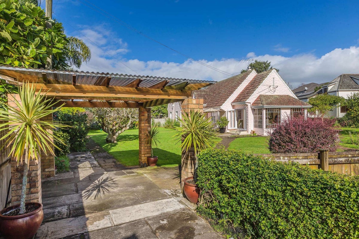 40 Matai Road, Greenlane, Auckland - Carousel 2