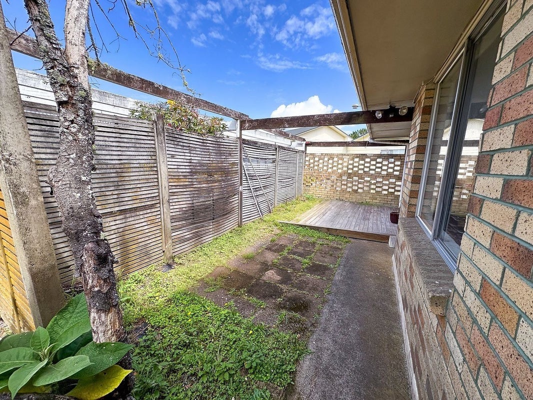 1/117 Astley Avenue, New Lynn, Auckland - Carousel 2