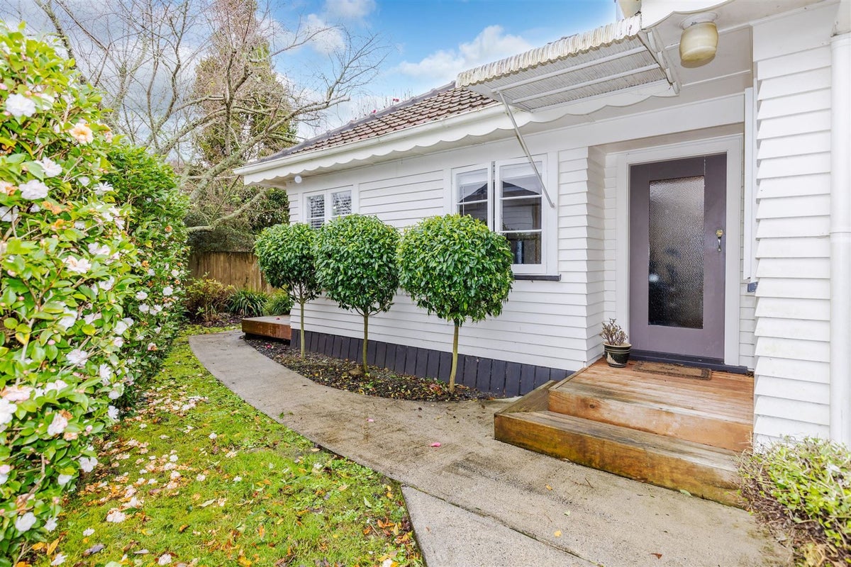 9F Kakanui Avenue, Hillcrest, Hamilton - Carousel 2