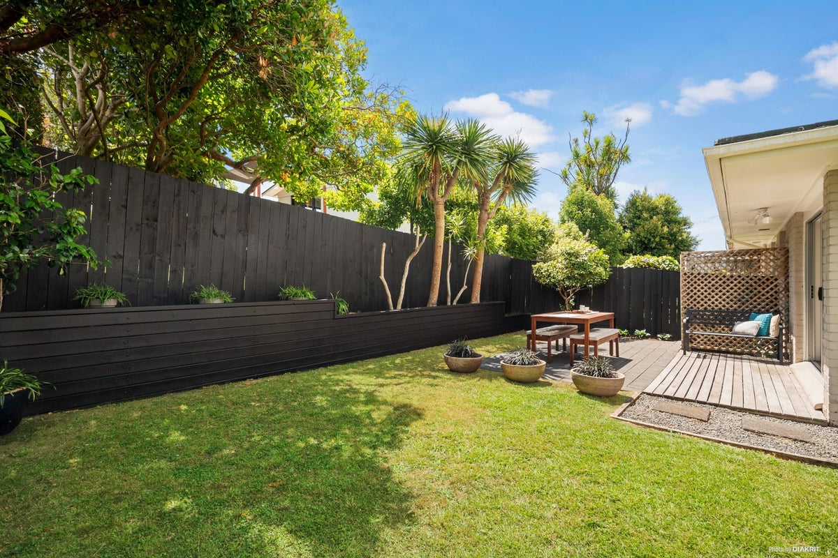 1/44 Thatcher Street, Mission Bay, Auckland - Carousel 1