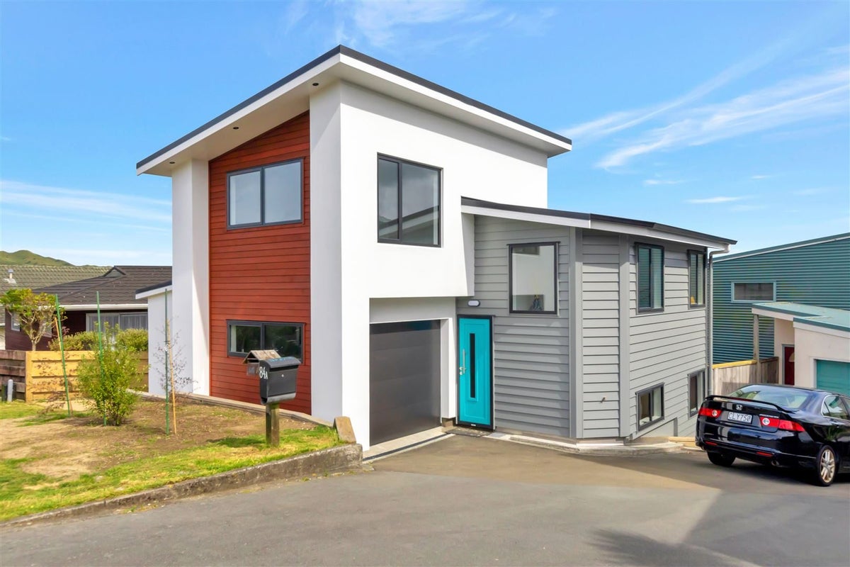 84A Stewart Drive, Newlands, Wellington - Carousel 1