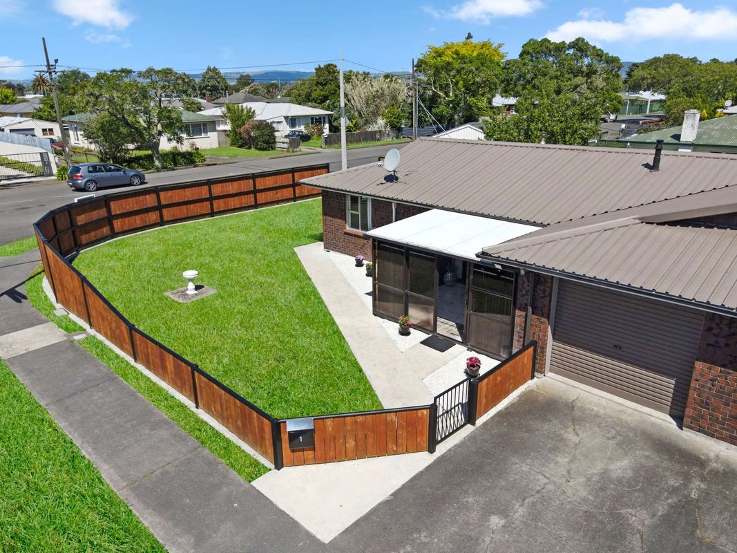 1 Racecourse Road, Awapuni, Palmerston North - Carousel 20