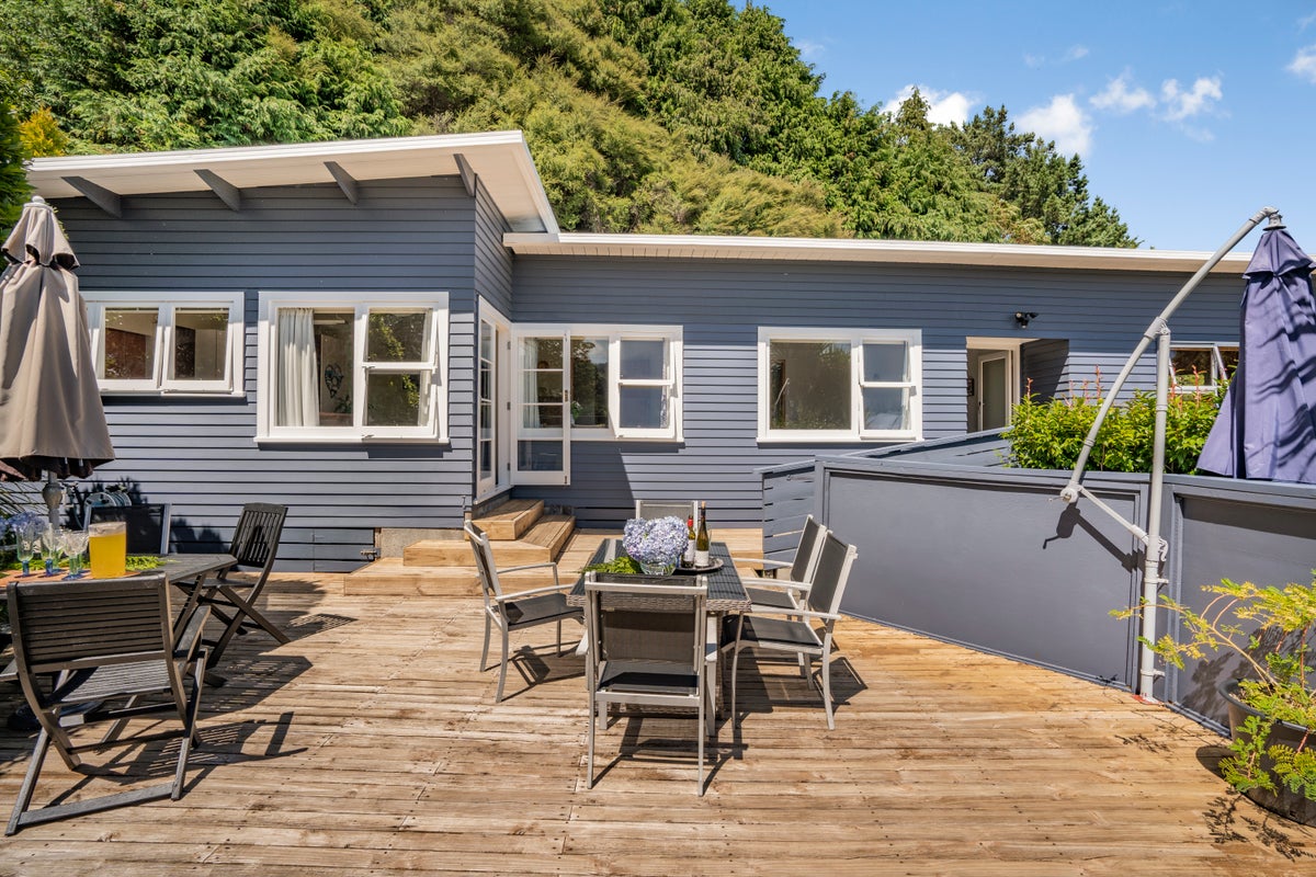 0 , Wainuiomata - Carousel 24