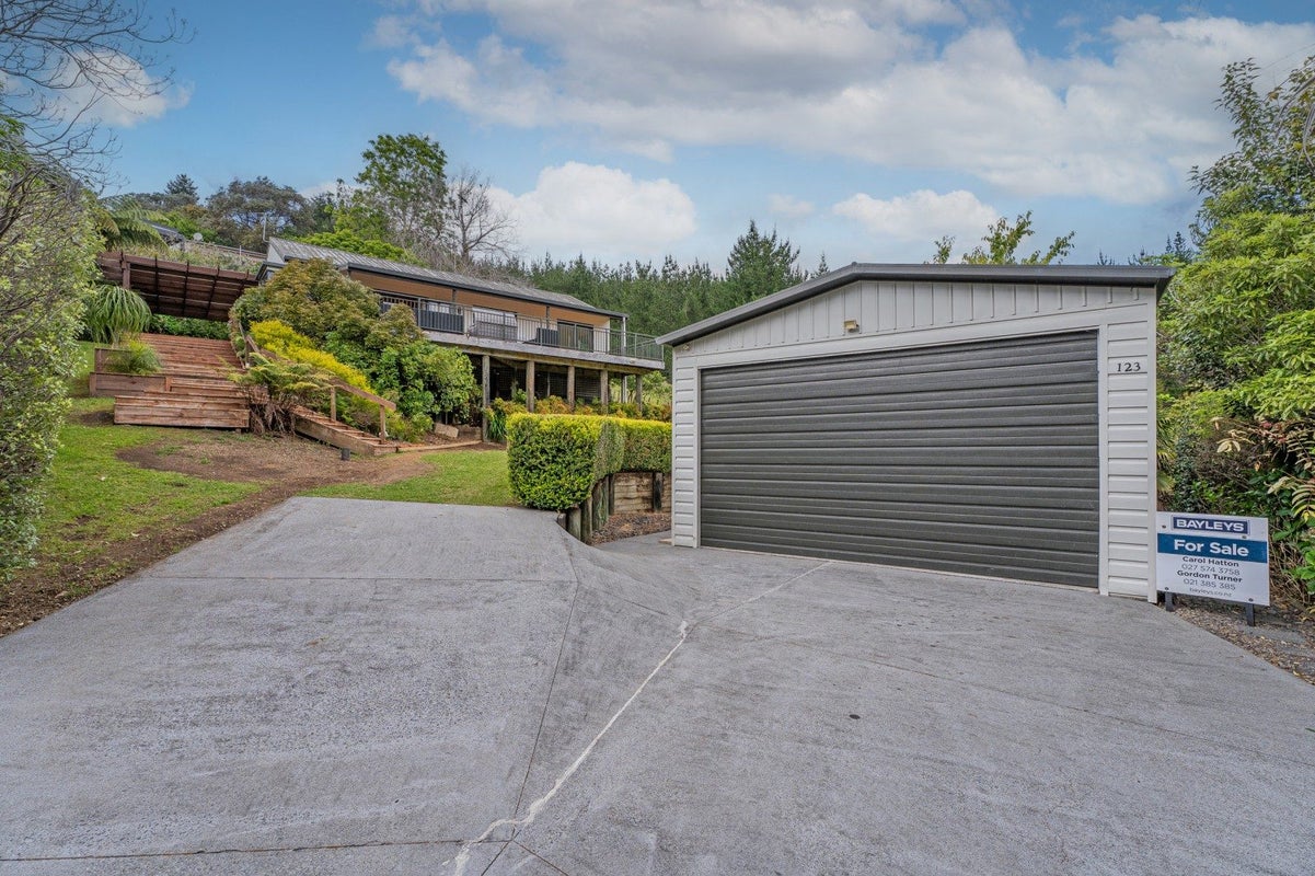 123 The Grove, Onemana, Whangamata - Carousel 1