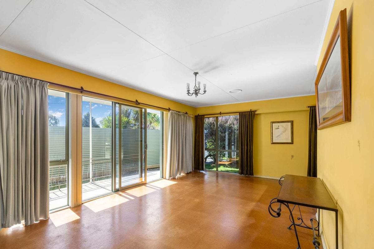 1/10 Waikare Street, Tahunanui, Nelson - Carousel 2