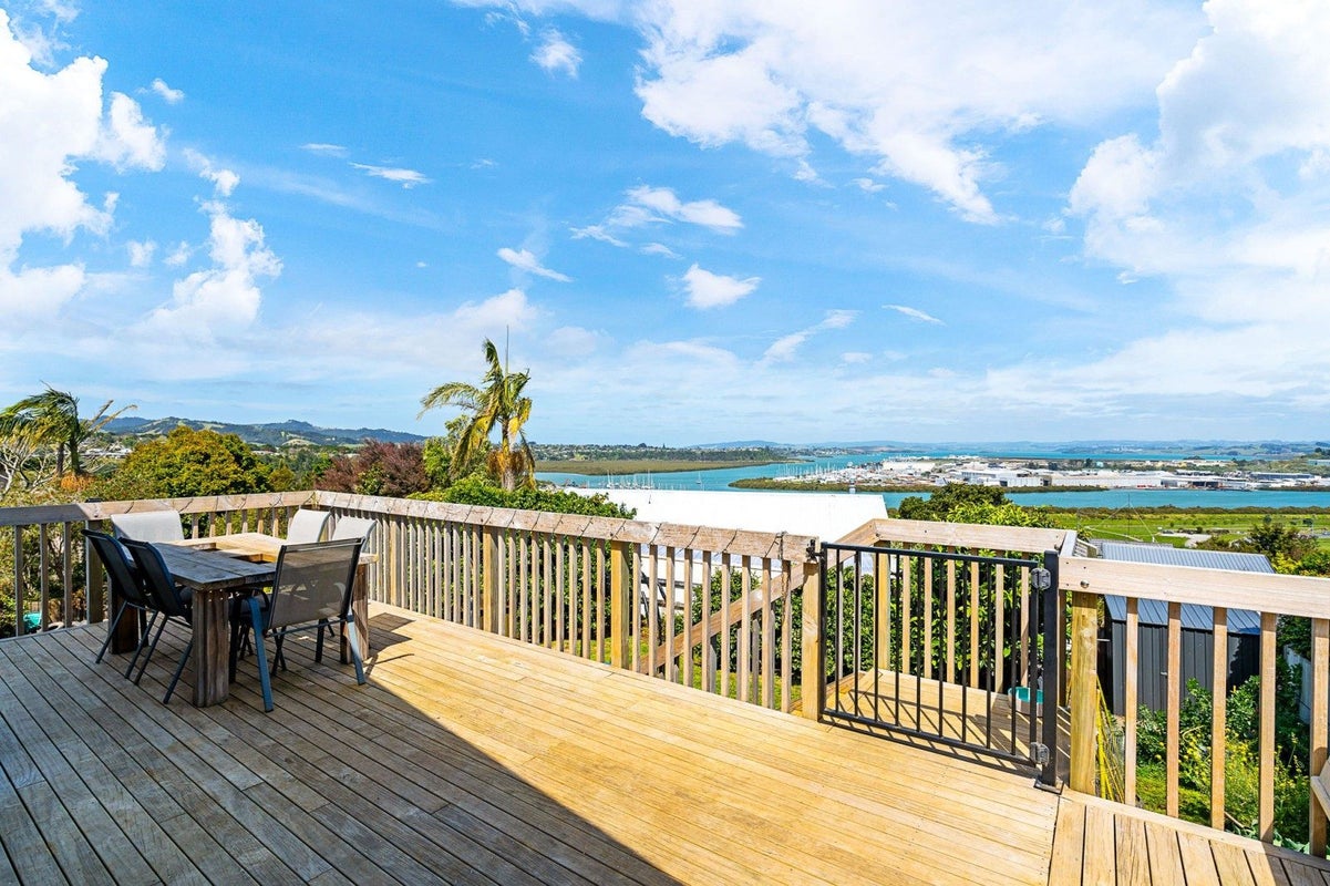 24 Eureka Place, Parahaki, Whangarei - Carousel 2