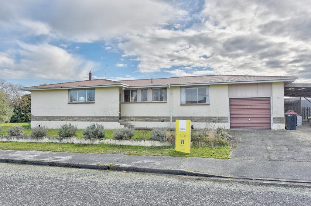 6 Dale Crescent, East Gore, Gore - Carousel 1
