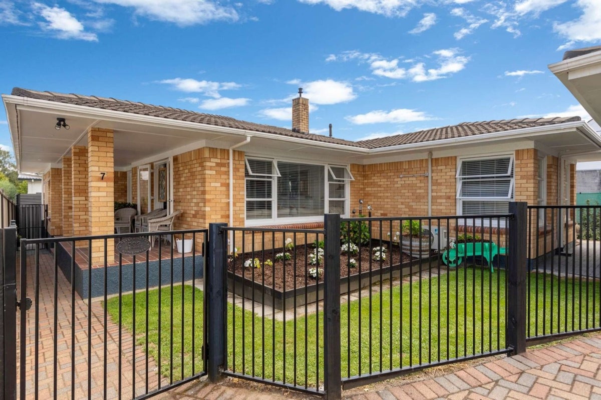 7 Sophia Street, Glenholme, Rotorua - Carousel 1