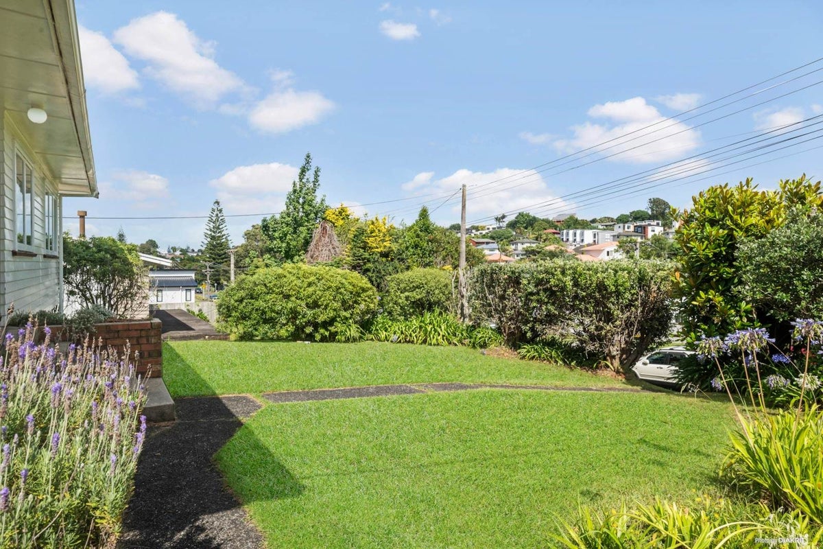 63 Hogans Road, Glenfield, Auckland - Carousel 20