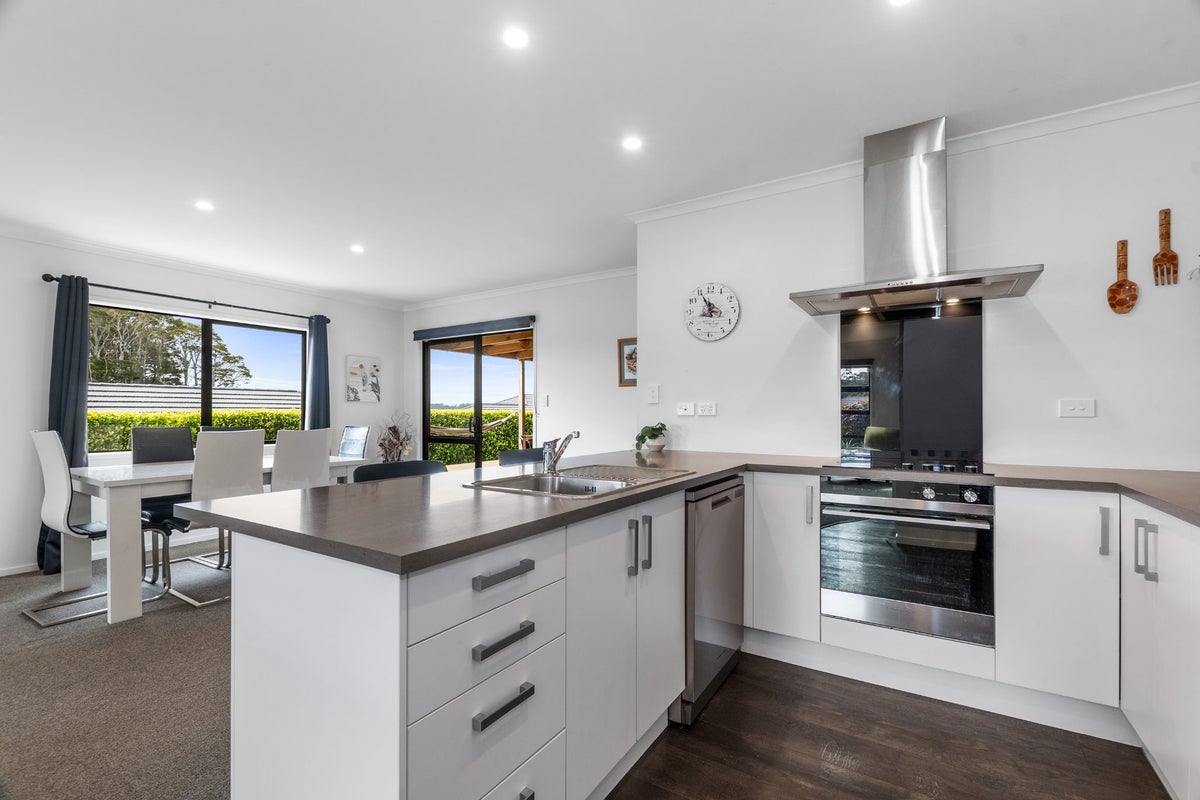 3 Kainui Heights, Te Kamo, Whangarei - Carousel 2