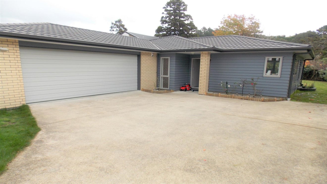 2/368 Stokes Valley Road, Stokes Valley, Lower Hutt - Carousel 1