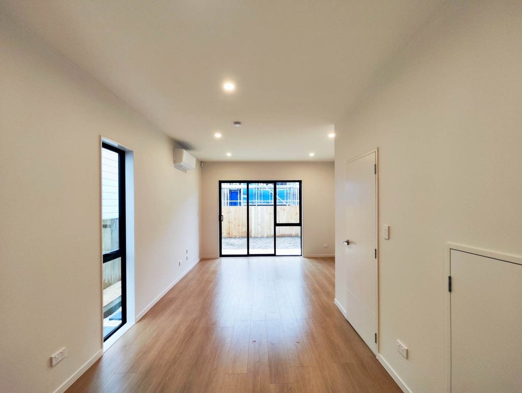 28 Kiato Lane, Flat Bush, Auckland - Carousel 1
