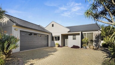 250 Castlewold Drive, Bethlehem, Tauranga - Carousel 1