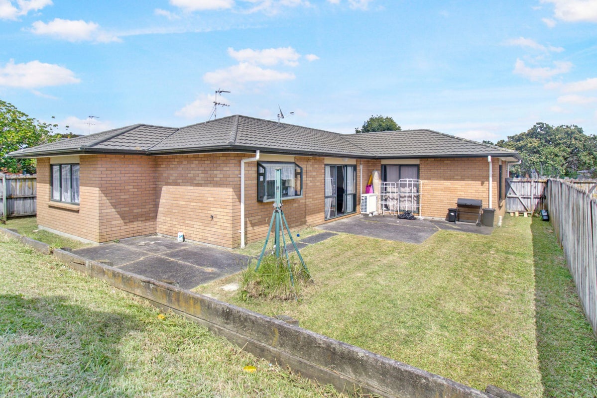 8 Watersfield Place, Flat Bush, Auckland - Carousel 14