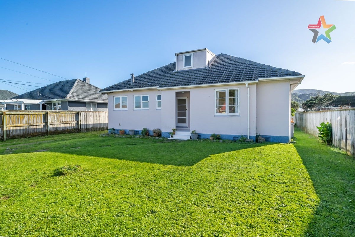 13 Hughes Crescent, Taita, Lower Hutt - Carousel 1