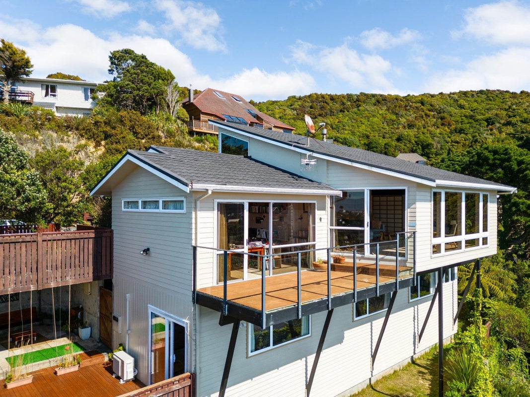 6 Baxter Way, Karori, Wellington - Carousel 1
