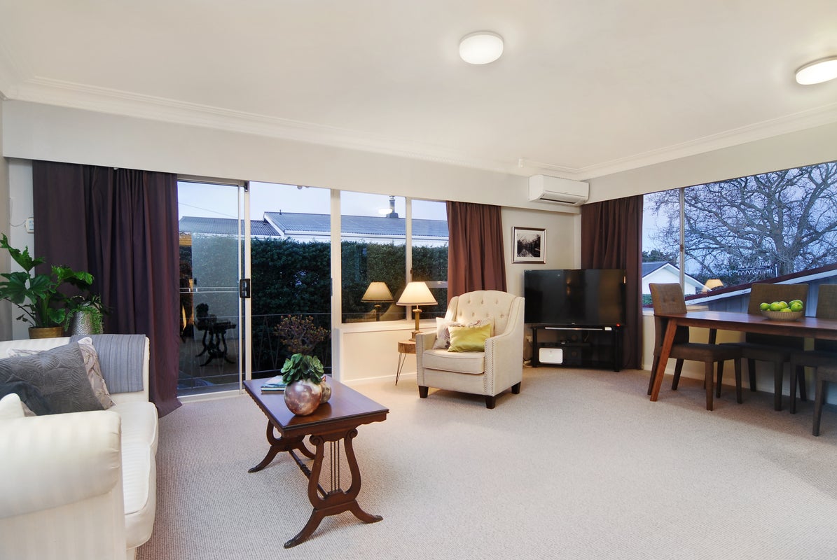 2/16 Walter Macdonald Street, Howick, Auckland - Carousel 1
