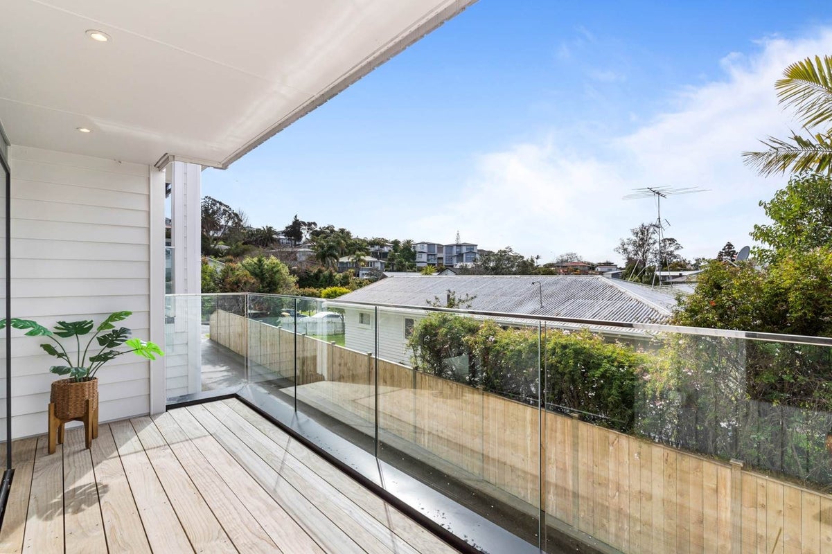 17D Bruce Road, Glenfield, Auckland - Carousel 2