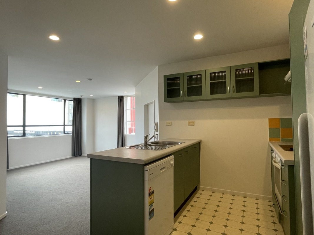 13B/22 Ghuznee Street, Te Aro, Wellington - Carousel 1