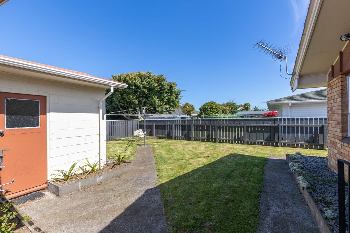 27 Mangati Road, Bell Block, New Plymouth - Carousel 21