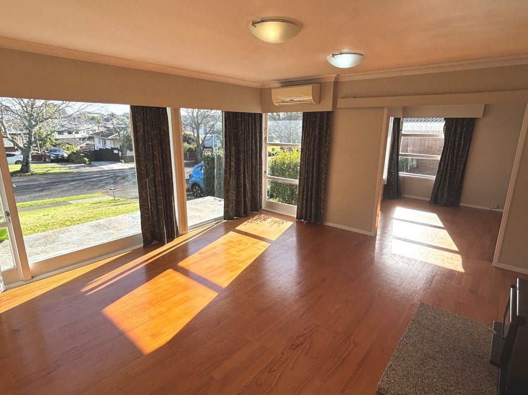18 Wells Road, Bucklands Beach, Auckland - Carousel 2
