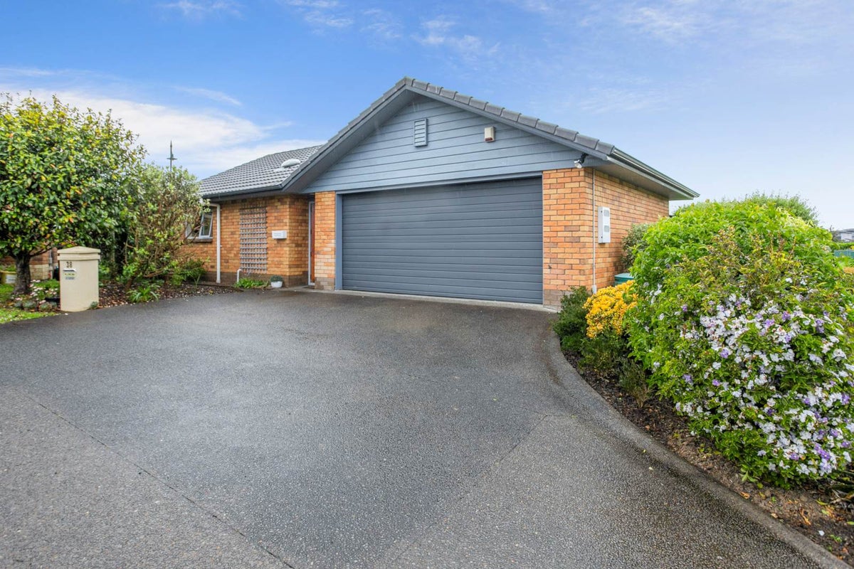 38/1 Piriti Drive, Te Atatu Peninsula, Auckland - Carousel 2